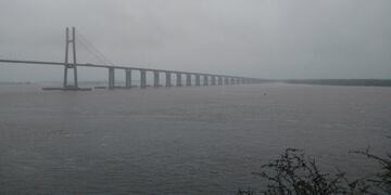 Se anuncia un domingo bastante apagado sobre la costanera central del río Paraná\u002E (@jsalum63)