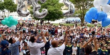 400 alumnos interpretaron la canción de Río Cuarto\u002E