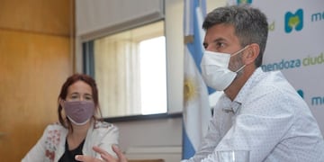 El intendente de la Ciudad Ulpiano Suarez y Andrea Molina, titular del Ente Provincial Regulador Eléctrico\u002E