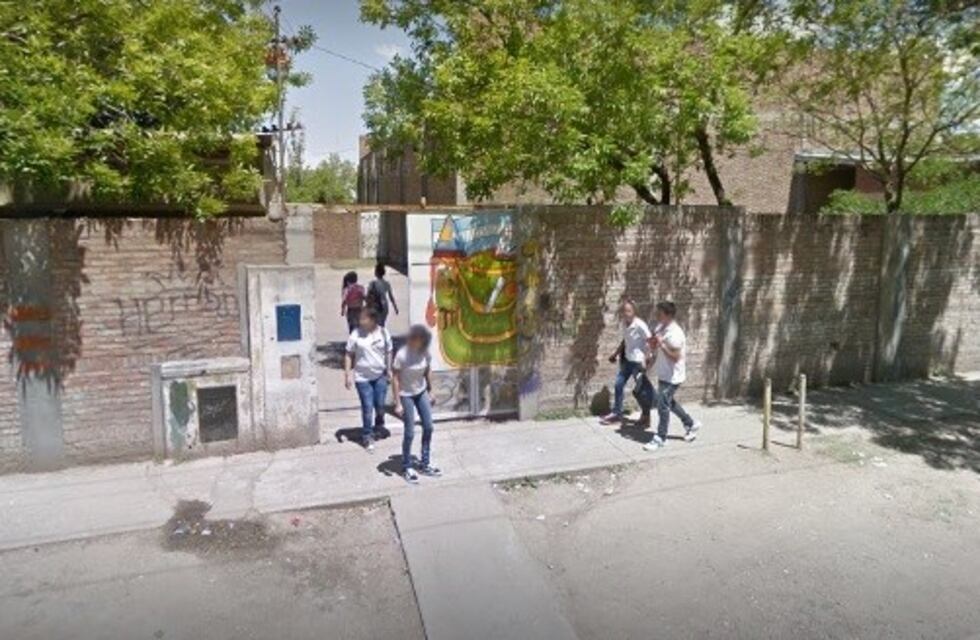 Tiene 16 años y está acusado de manosear a siete chicas cerca de una escuela