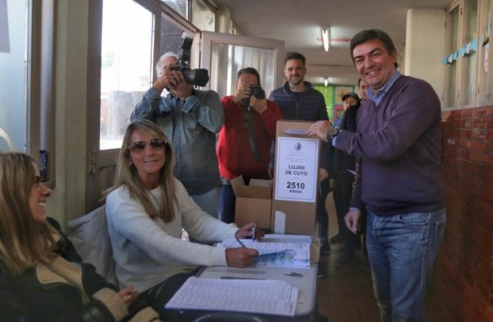 De Marchi fue el último precandidato mendocino en votar