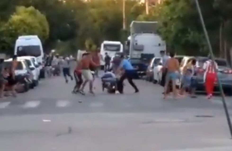 Videos: violento choque de hinchadas en Villa María