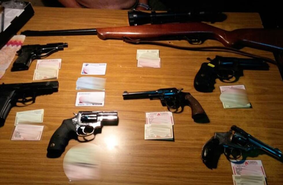 Cada vez son menos quienes registran armas de fuego por los altos costos de los trámites