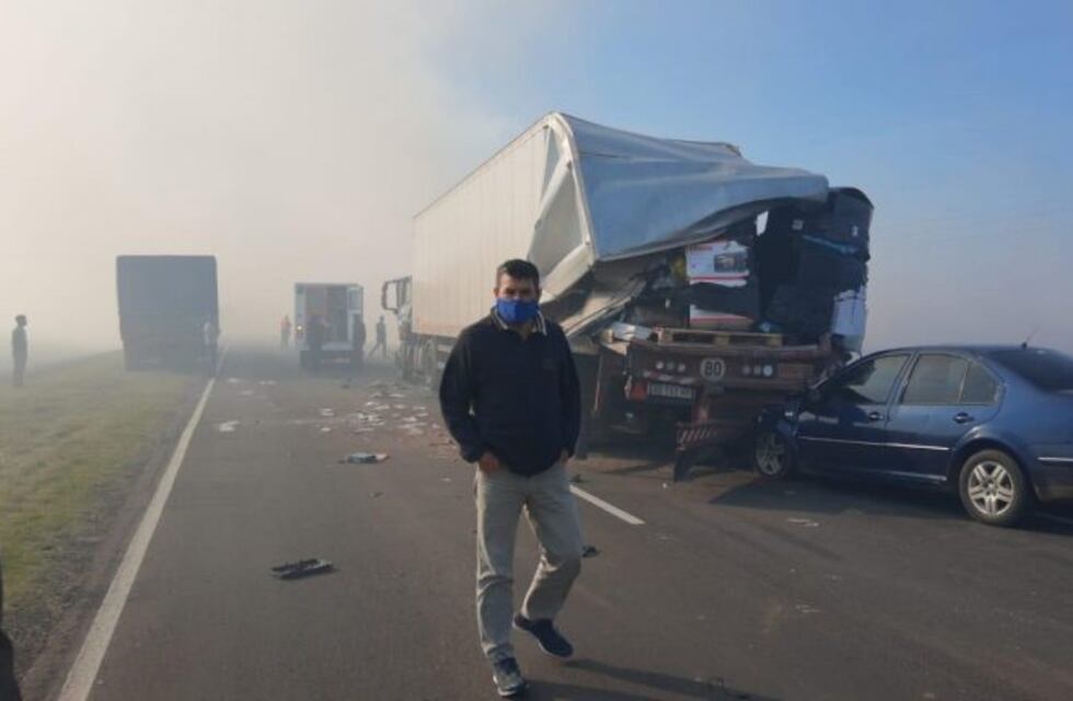 Un siniestro vial en plena ruta por la escaza visibilidad provocada por quema de pastizales
