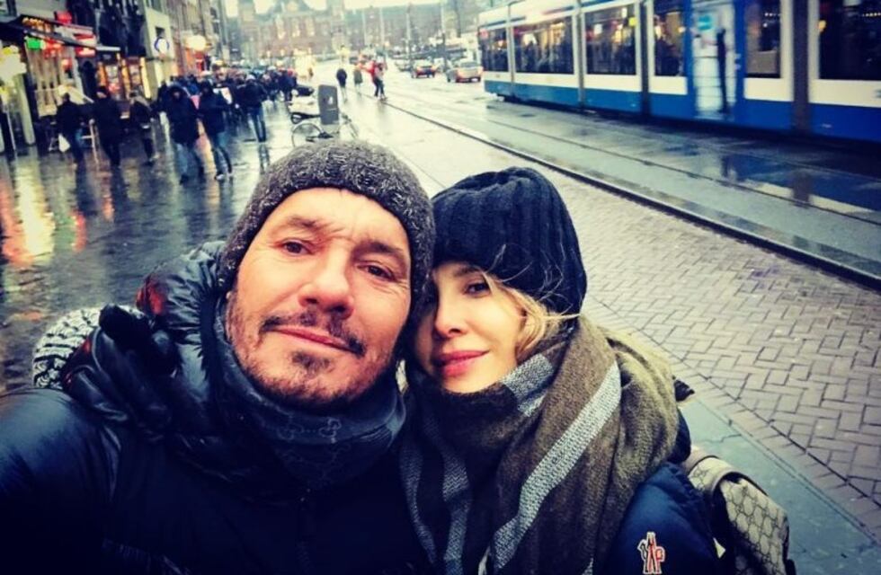 Denunciaron que Marcelo Tinelli se hizo llevar una valija a Esquel en un falso "vuelo humanitario"