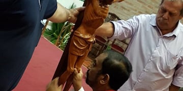 El religioso decidió profundizar el contacto por Internet con sus fieles\u002E (@parroqnatividad)