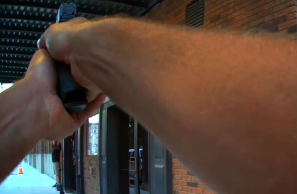 Insólito: Pensó que era un ladrón, le disparó, pero filmaban una película