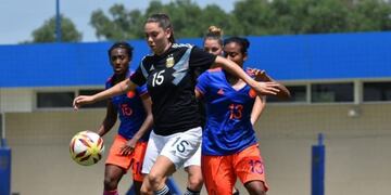 La Selección Argentina de fútbol femenino empató sobre la hora 2-2 ante Colombia\u002E (Twitter)
