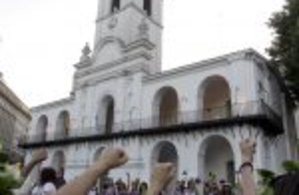 Militantes del frente de izquierda marcharon a Plaza de Mayo en contra de la violencia de género