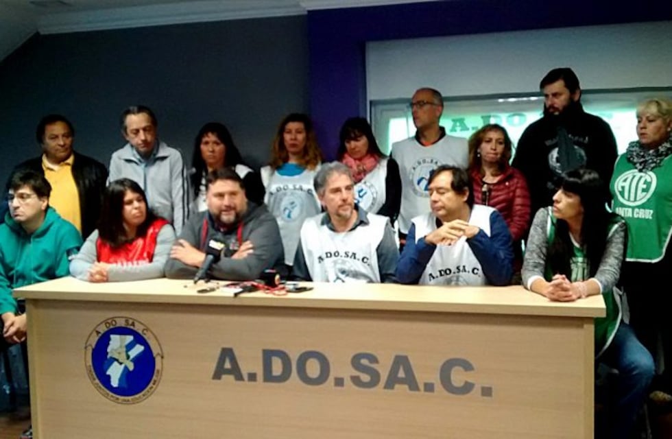 Tras 104 días de paro docente, comenzaron de manera parcial clases en Santa Cruz