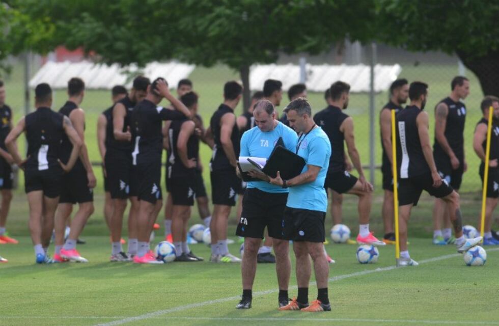Gritar gol, la obsesión de Lavallén y de todos en Belgrano