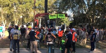 La seccional local decidió lanzar la protesta a primera hora por tiempo intedeterminado\u002E (@mauroyasprizza)