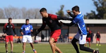 Newell's goleó 4 a 0 a Argentino de Rosario en un amistoso (@CANOBoficial)