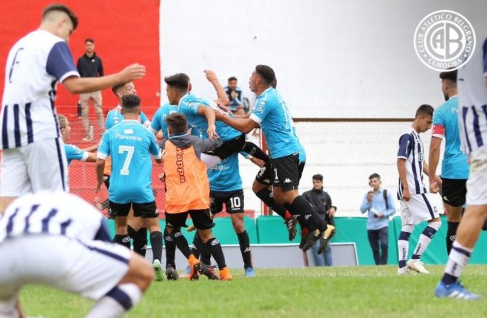 El gesto de Talleres tras perder la final en el clásico: felicitó a Belgrano por el título