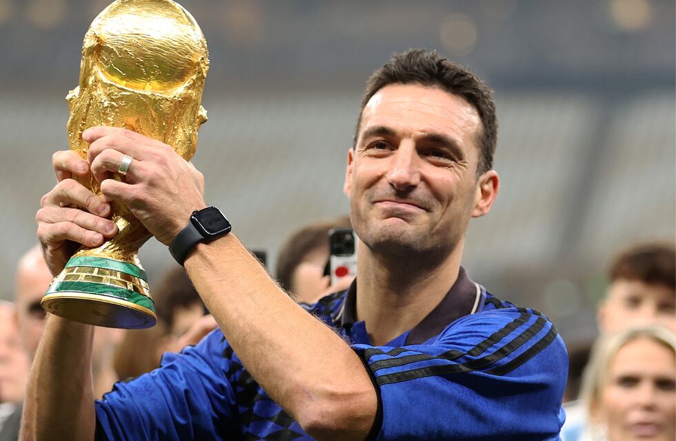 “Disfrutamos del Mundial de Qatar, pero continuamos”: la frase que abre la esperanza para que Scaloni siga al frente de la Selección