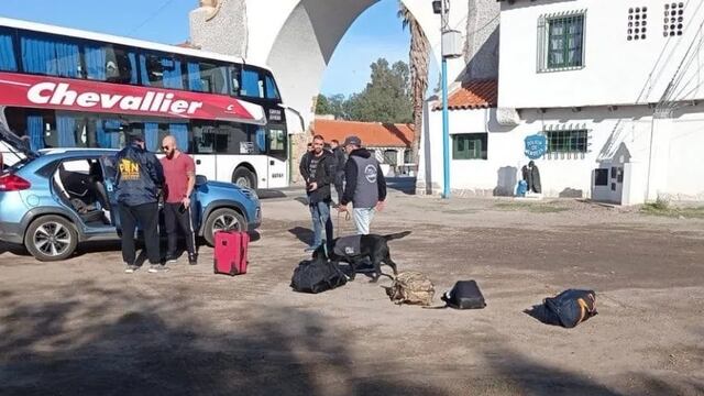Controlaron micros con hinchas de Boca en la zona Este y el Sur de Mendoza.