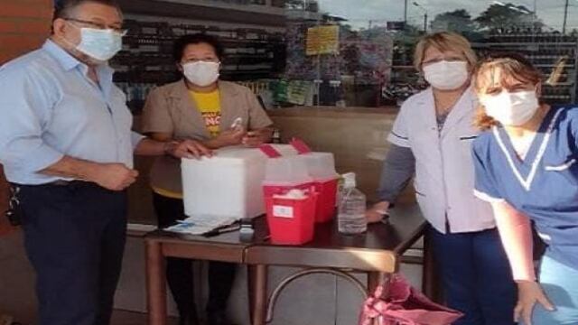 Dispusieron colectivos gratuitos para acercar al Centro Vacunatorio del Polideportivo Municipal del Km 3.