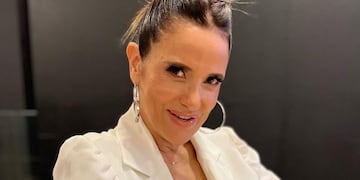 María Fernanda Callejón lució una micro bikini ultra hot para hacer una jugada postura de yoga