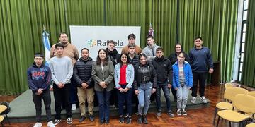 Encuentro con jóvenes que participan de prácticas laborales