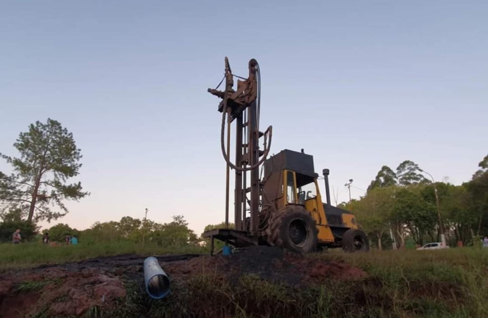 Se encuentra en ejecución la obra de pozo perforado en Eldorado