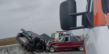 Peritajes. Continúa la pesquisa para determinar qué responsabilidades habría por un trágico choque en Camino al Cuadrado. (Bomberos Voluntarios de Valle Hermoso).
