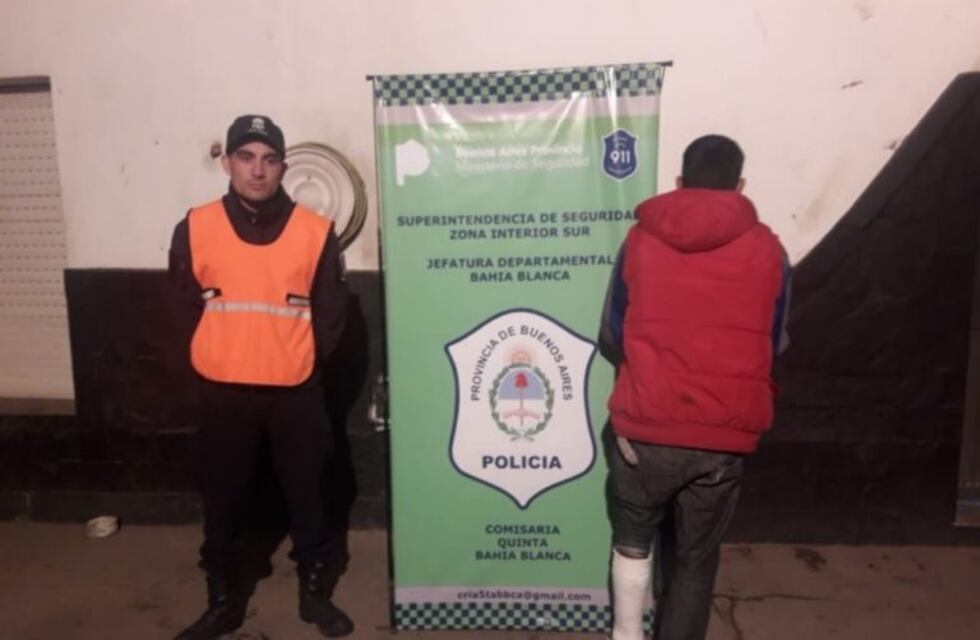 Salvó a una joven de un robo y le fracturó el tobillo a uno de los motochorros