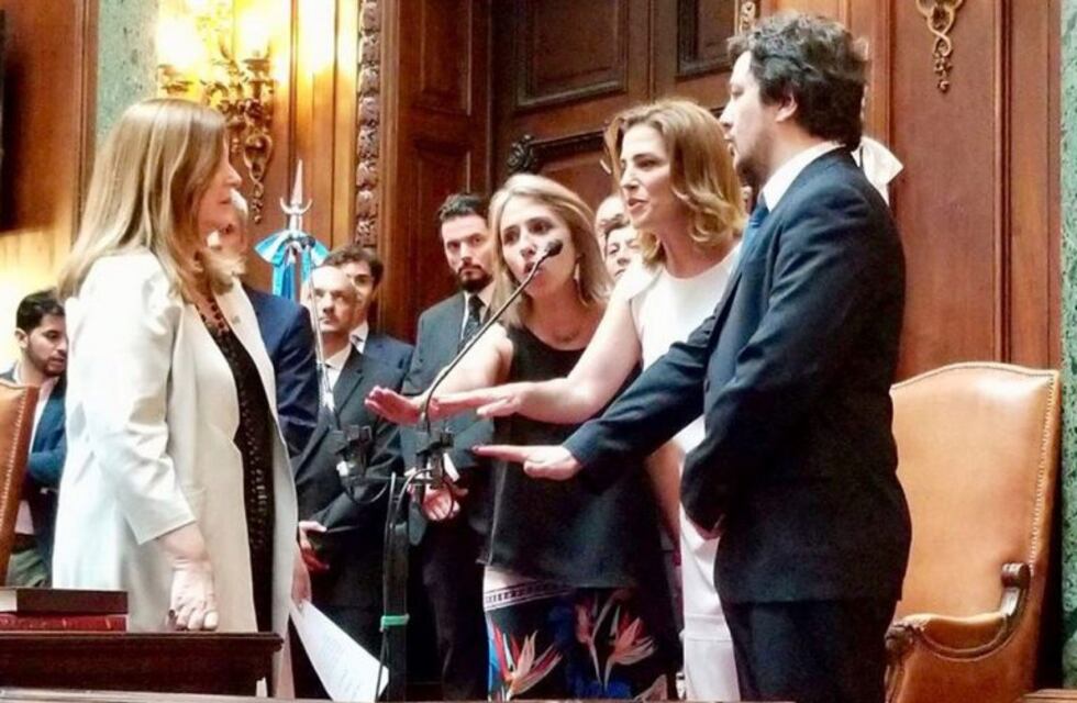 Halperín presentó el certificado para asumir la banca de Pérez Volpin