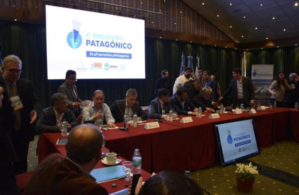 Encuentro Patagónico en #Ushuaia Intendente de Los Antiguos estuvo presente.