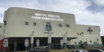 Quedan sólo dos camas de terapia intensiva en Foz de Iguazú, y alcanzó los 5763 casos positivos