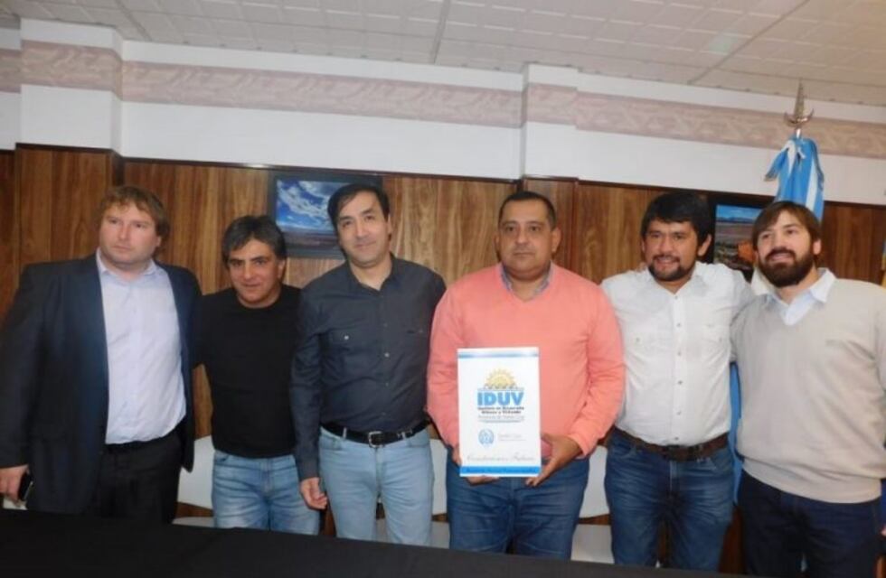 Los Antiguos: convenio para conectar fibra óptica