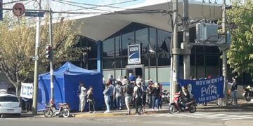 instalaron una carpa por tempo indeterminado en señal de protesta\u002E (El Informante)