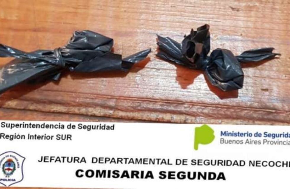 Intentó pasarle droga a un detenido y la descubrieron