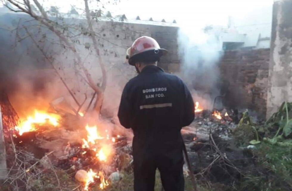 Bomberos de San Francisco y Frontera controlaron incendios este miércoles