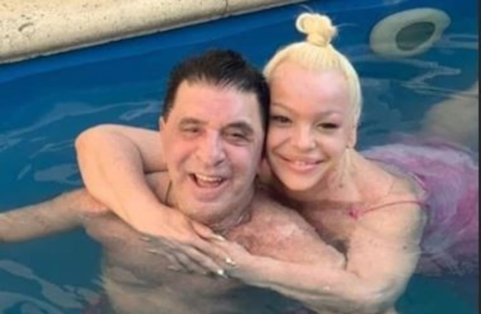 Jacobo Winograd y Silvia Süller combatieron el calor a puro abrazo en la pileta