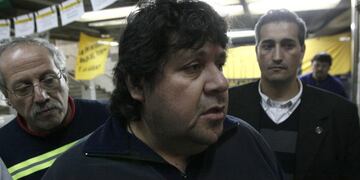BUENOS AIRES 13/08/12, EMPLEADOS AGRUPADOS EN LA ASOCIACIu00d3N GREMIAL DE TRABAJADORES DEL SUBTE Y EL PREMETRO (AGTSYP) CUMPLu00cdAN ESTA MAu00d1ANA LA Du00c9CIMA JORNADA CONSECUTIVA DE PARO TRAS FRACASAR ANOCHE LAS NEGOCIACIONES PARA DESTRABAR EL CONFLICTO.FOTO-DYN/EZE