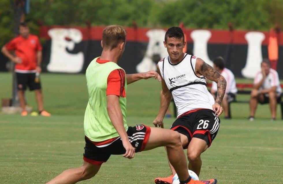 Llop probó con Fertoli en el elenco titular