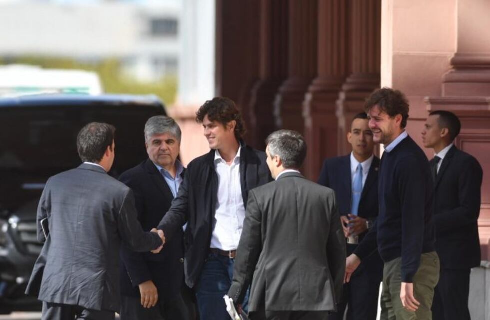 Sorpresiva cumbre de Macri y Lousteau en la Casa Rosada