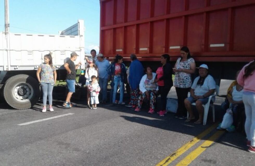 Levantaron el corte de la Ruta 9: el martes volverán a circular los colectivos