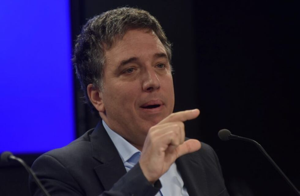 Dujovne le restó importancia al posible paro de la CGT: "Al día siguiente la vida sigue"