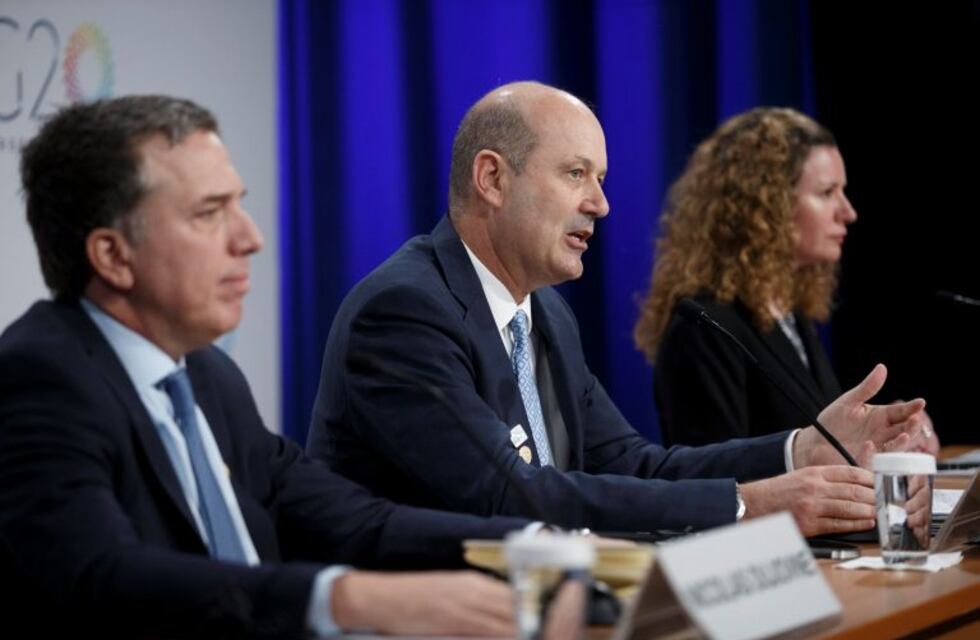 El Banco Central juega fuerte para frenar la corrida y sujetar al dólar