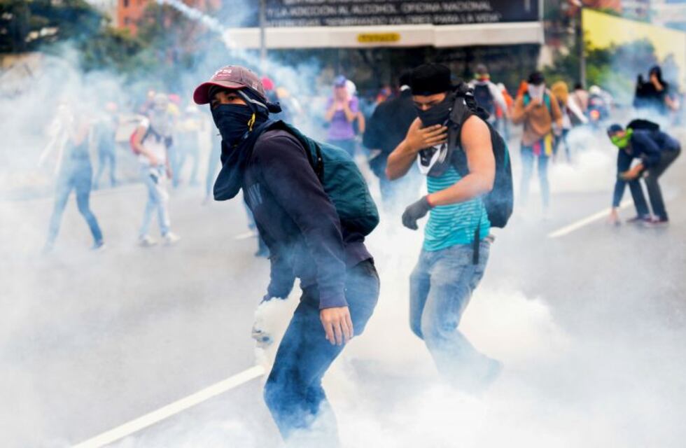 El Gobierno lamentó las muertes que dejó la "violencia política" en Venezuela