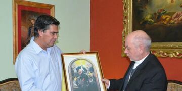 Francisco envió a Capitanich una imagen de la Virgen Desatanudos