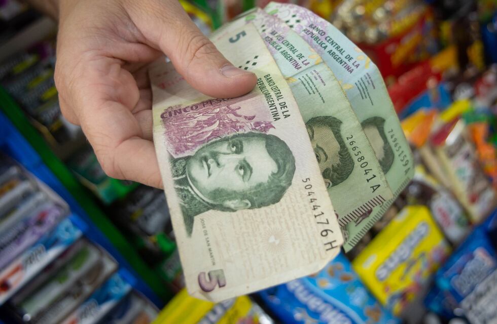 Una “pinturita” cordobesa: el fenomenal retrato de un reconocido cuartetero en un billete de cinco pesos