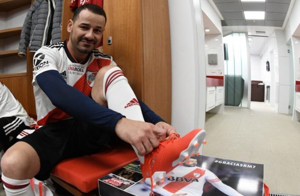 Rodrigo Mora colmó el Monumental en su partido despedida