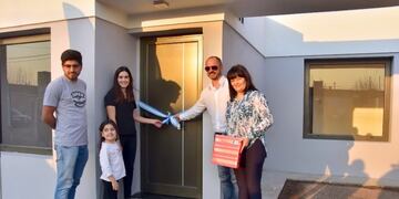 Elisa Carrizo: "nuestros hijos se merecen la dignidad de vivir en un techo propio"