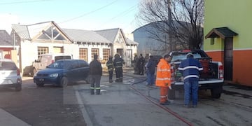 Un vehículo chocó un nicho de gas de Río Grande