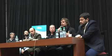 Jugarse por los pibes\u002E La consigna del padre Pepe\u002E Los clubes, el fútbol, son canales de ayuda\u002E