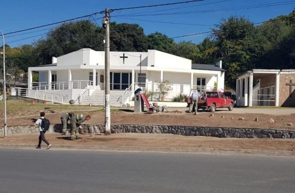 Remodelan la fachada de la Parroquia Nuestra Señora De Lourdes