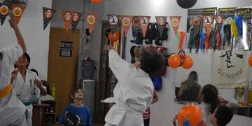 Halloween en escuela de karate unquillense\u002E