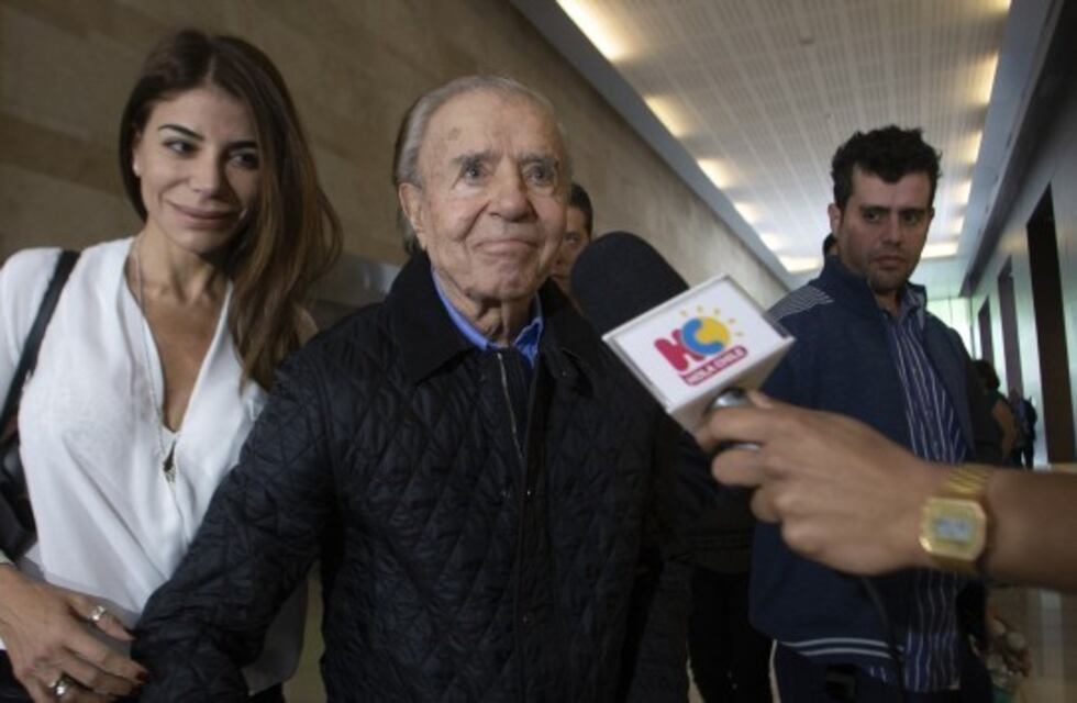 Menem volvió a La Rioja tras acompañar a su hijo en Chile